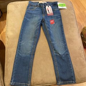 NWT; Levi’s size 7 regular; style- 511 SLIM